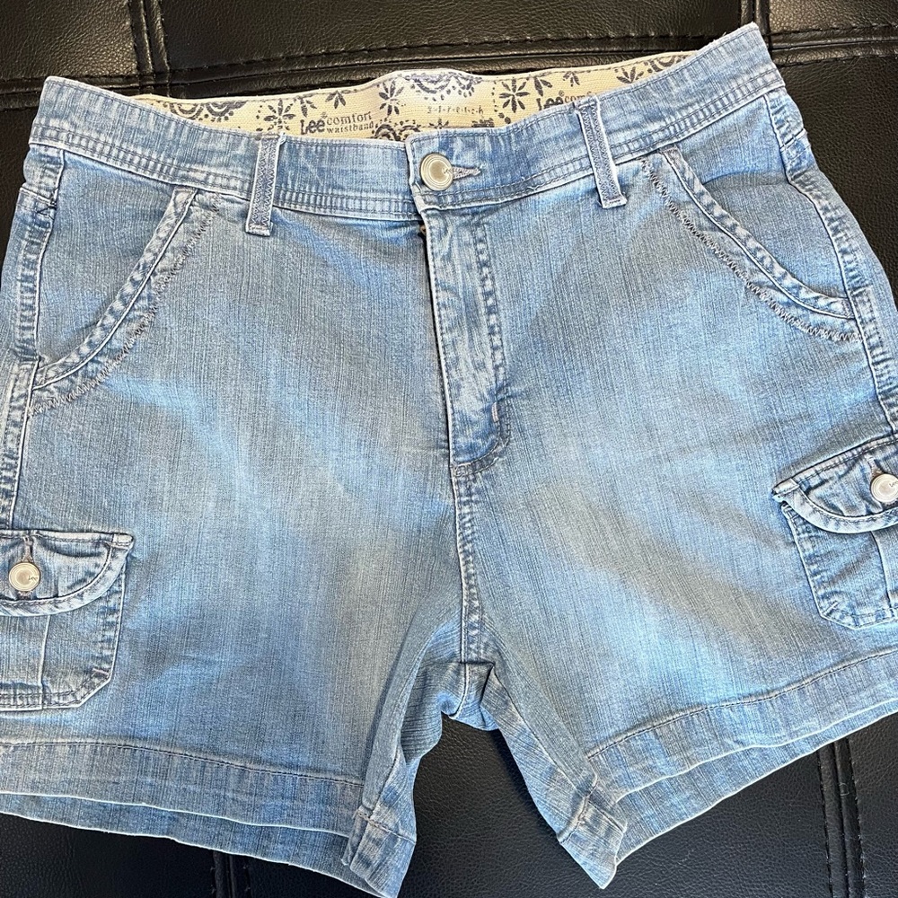Lee Women's M Comfort Stretch Waistband Denim Shorts